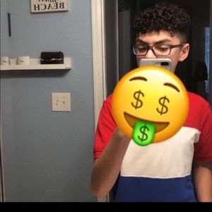 Meet your Posher, Joelle